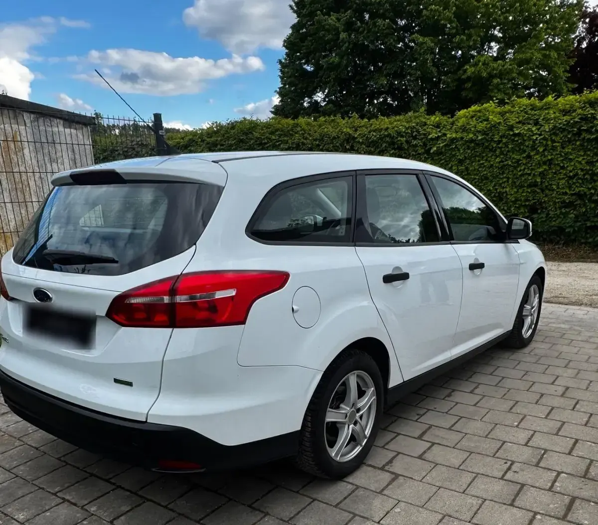 Gebraucht Ford Focus Business Edition 101 PS (74 kW) 2016 Weiß Kombi