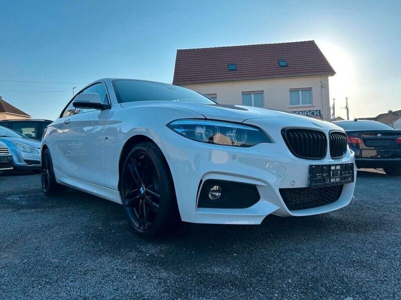 Alpinweiss iii Gebraucht 2019 BMW 220 M Sport Coupé | 23.990 € (Fairer Preis) - Bild 1/4