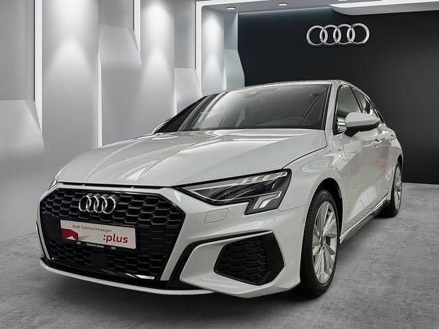 Gletscherweiß metallic Gebraucht 2024 Audi A3 Sportback S-Line Limousine | 36.580 € (Fairer Preis) - Bild 1/4
