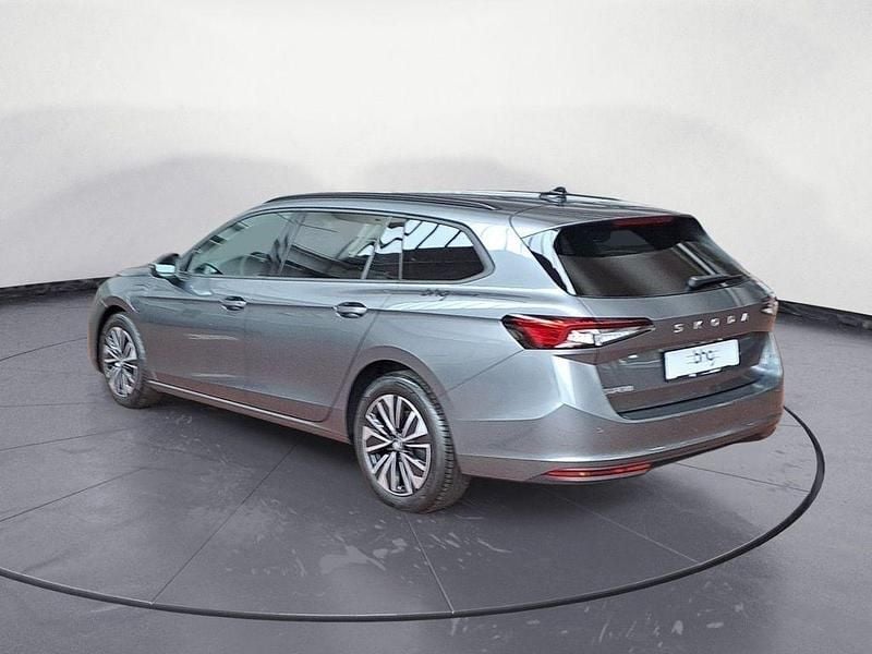 Gebraucht Skoda Superb Selection 204 PS (150 kW) 2025 Graphitegrau metallic Kombi