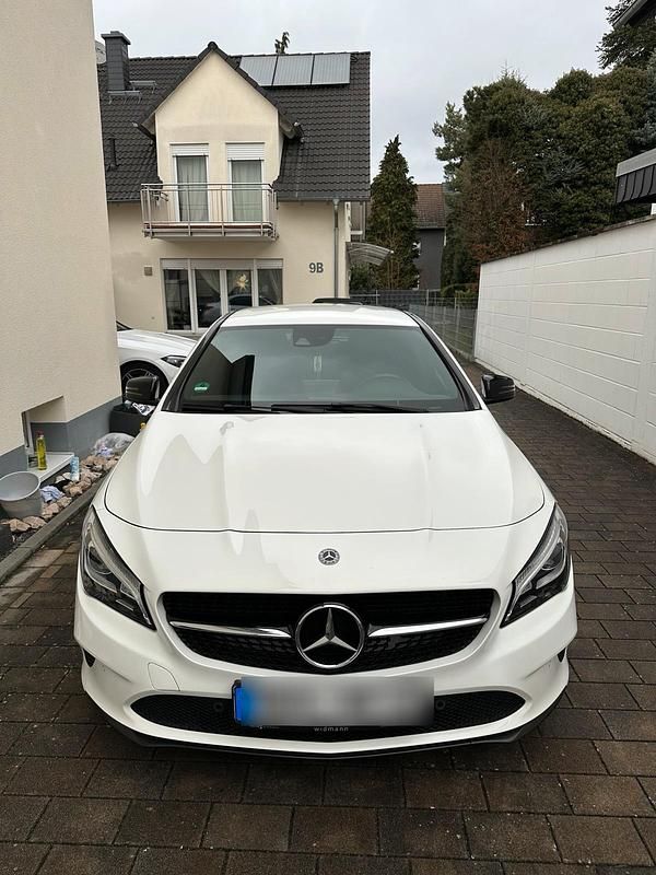 Gebraucht Mercedes CLA200 136 PS (100 kW) 2018 Weiß Kombi