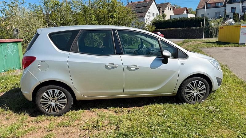 Gebraucht Opel Meriva Edition 101 PS (74 kW) 2011 Grau Van / Kleinbus