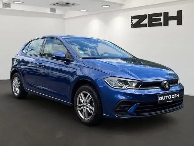 Gebraucht VW Polo Life 95 PS (69 kW) 2022 Reef blue metallic Kleinwagen