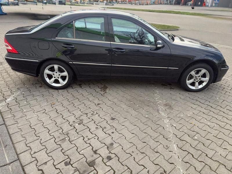 Gebraucht Mercedes 200 122 PS (89 kW) 2006 Schwarz Limousine
