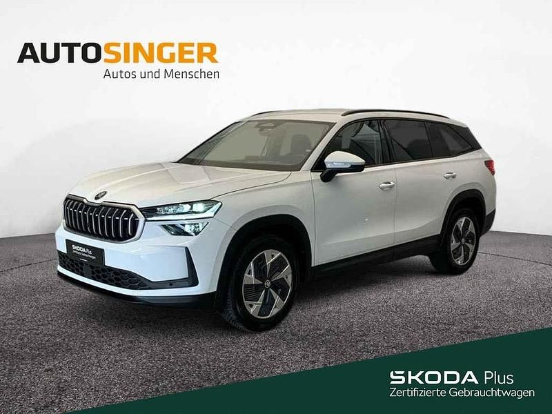 Moonweiss metallic Gebraucht 2025 Skoda Kodiaq Selection SUV | 42.940 € (Superpreis) - Bild 1/4