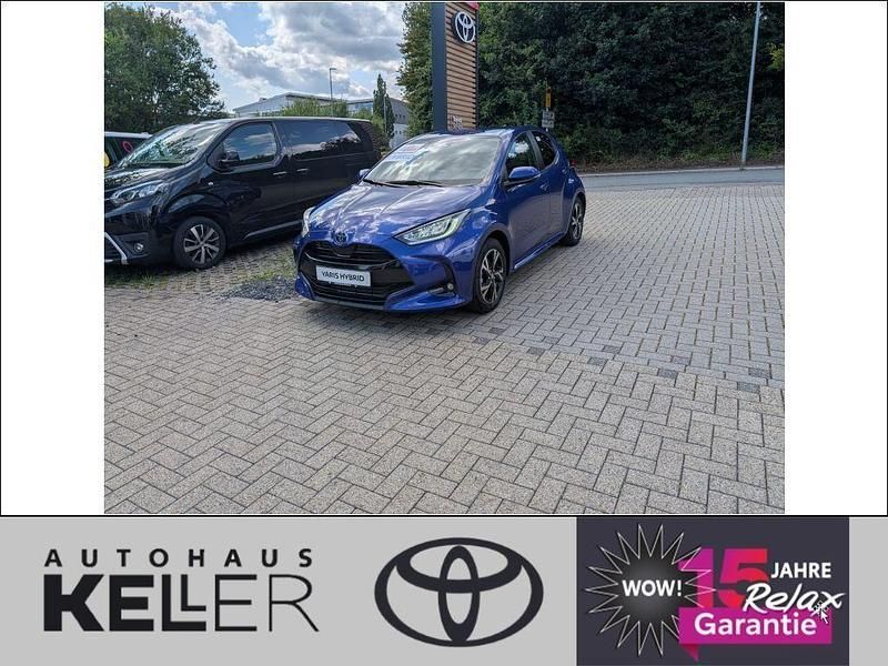 Blau Neu 2025 Toyota Yaris Hybrid Team Limousine | 27.960 € (Etwas zu teuer) - Bild 1/4