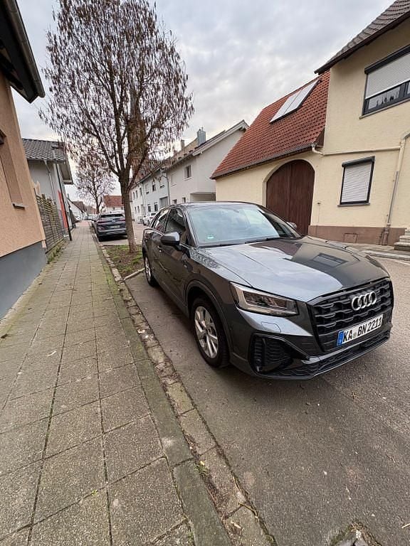 Gebraucht Audi Q2 S-Line 150 PS (110 kW) 2021 Grau SUV