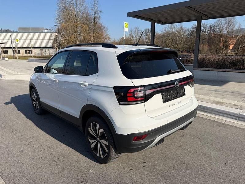 Gebraucht VW T-Cross IQ Drive 150 PS (110 kW) 2022 Weiß SUV