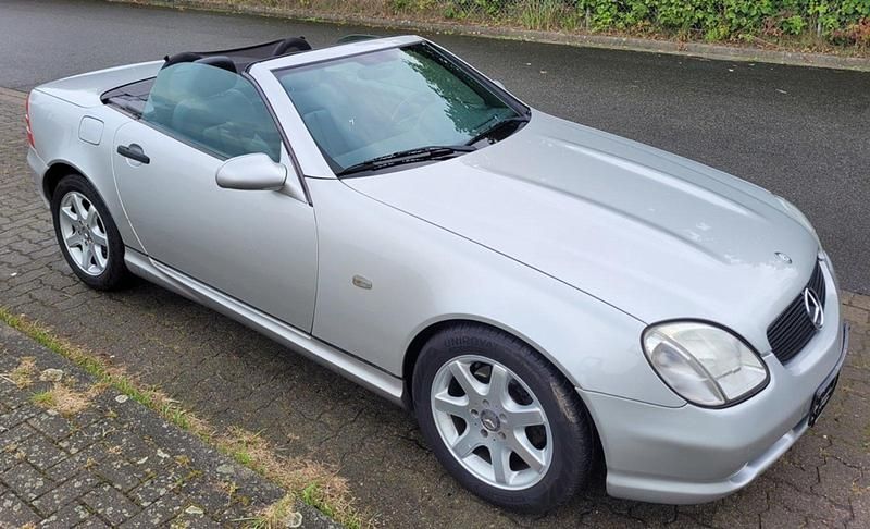 Gebraucht Mercedes SLK230 193 PS (141 kW) 1998 Silber Cabrio