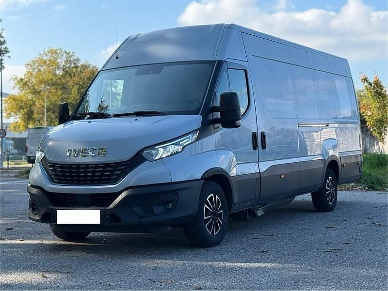 Silber Gebraucht 2019 Iveco Daily | 8.900 € (Guter Preis) - Bild 1/4