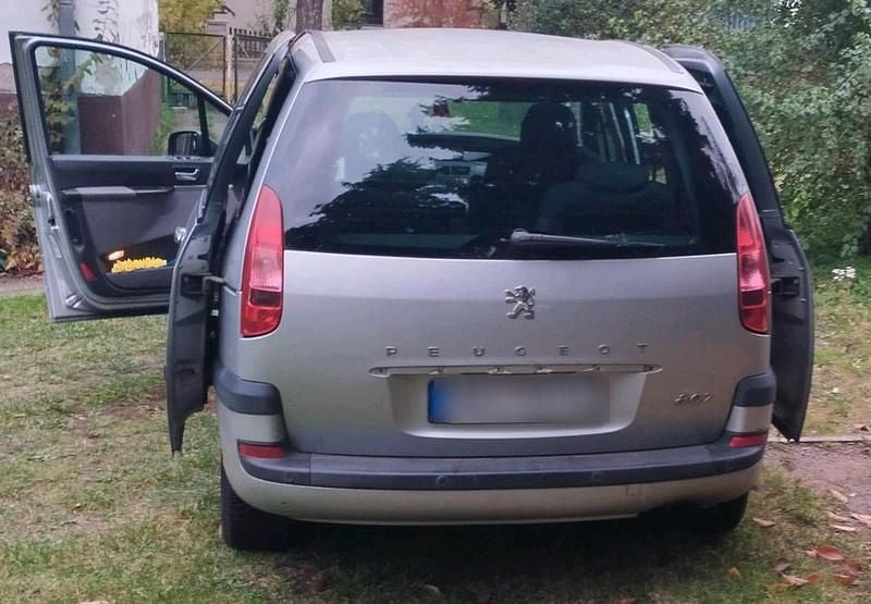 Grau Gebraucht 2004 Peugeot 807 Van / Kleinbus | 900 € (Guter Preis) - Bild 1/4