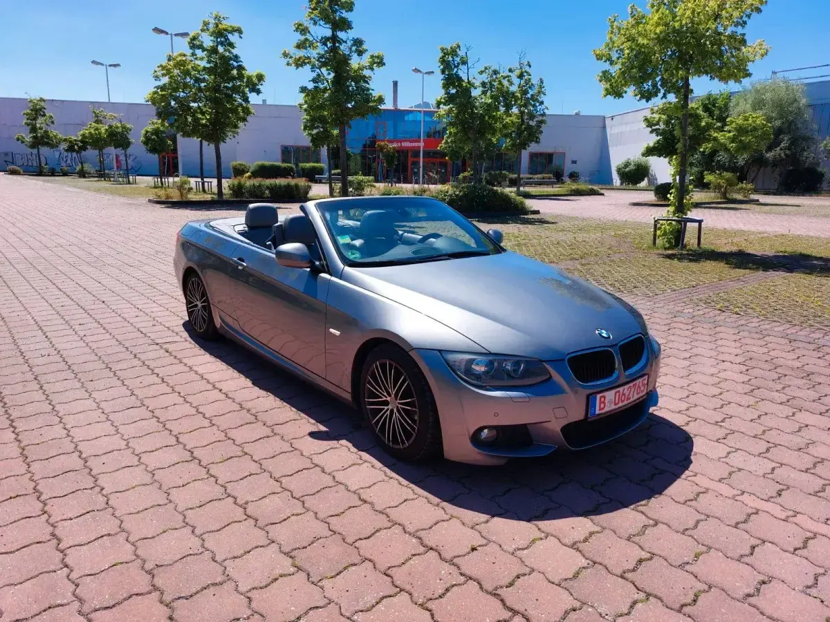 Gebraucht BMW 320 Cabriolet M Sport 184 PS (135 kW) 2011 Grau Cabrio