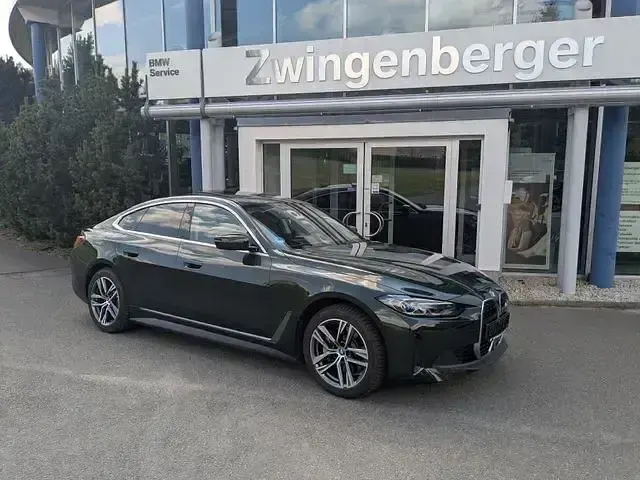 Gebraucht BMW i4 Shadowline 250 kW (340 PS) 2024 Sanremo green metallic Limousine