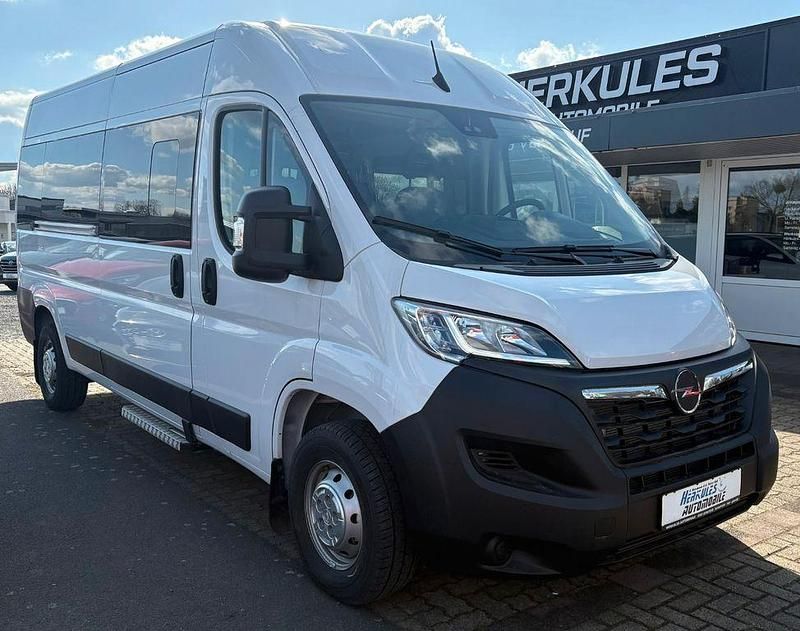 Weiß Gebraucht 2024 Opel Movano Van | 32.590 € (Guter Preis) - Bild 1/4
