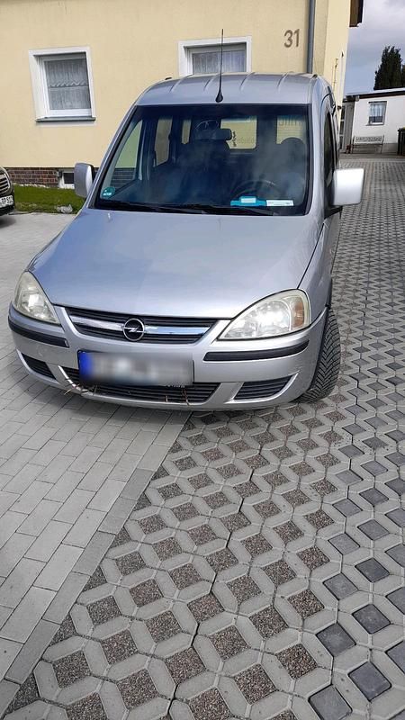 Gebraucht Opel Combo 86 PS (63 kW) 2004 Silber Van / Kleinbus