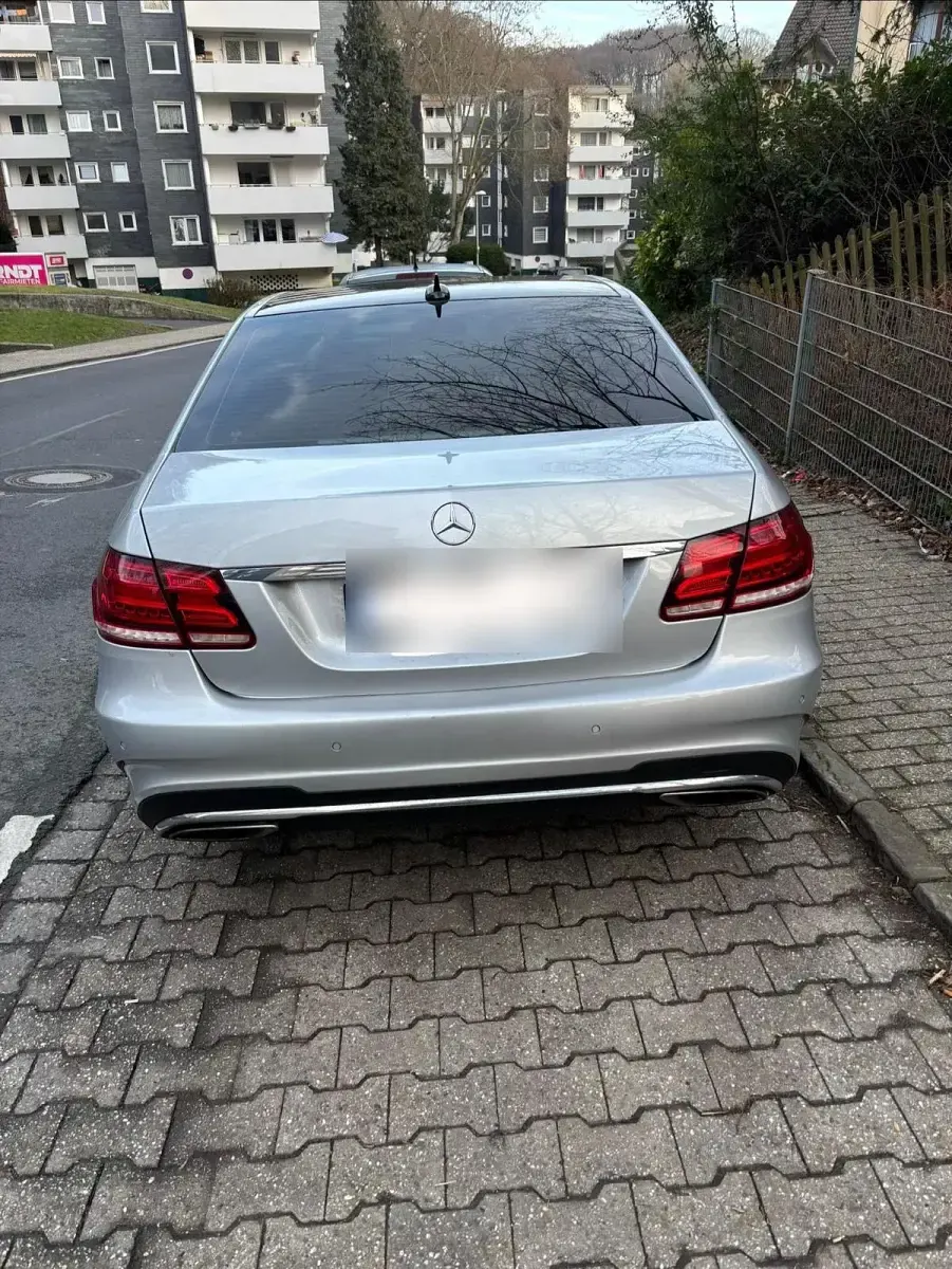 Gebraucht Mercedes E200 136 PS (100 kW) 2015 Silber Limousine