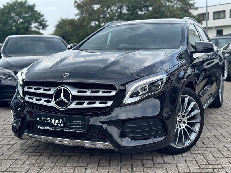 Schwarz Gebraucht 2019 Mercedes GLA200 AMG line SUV | 22.950 € (Guter Preis) - Bild 1/4