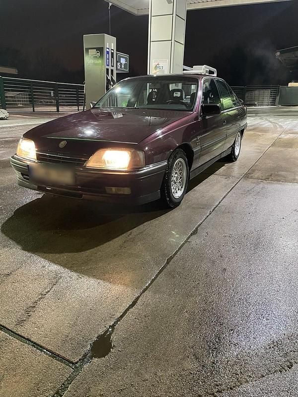 Violet Gebraucht 1993 Opel Omega Limousine | 4.199 € - Bild 1/4