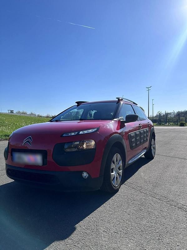 Gebraucht Citroën C4 82 PS (60 kW) 2015 Rot SUV