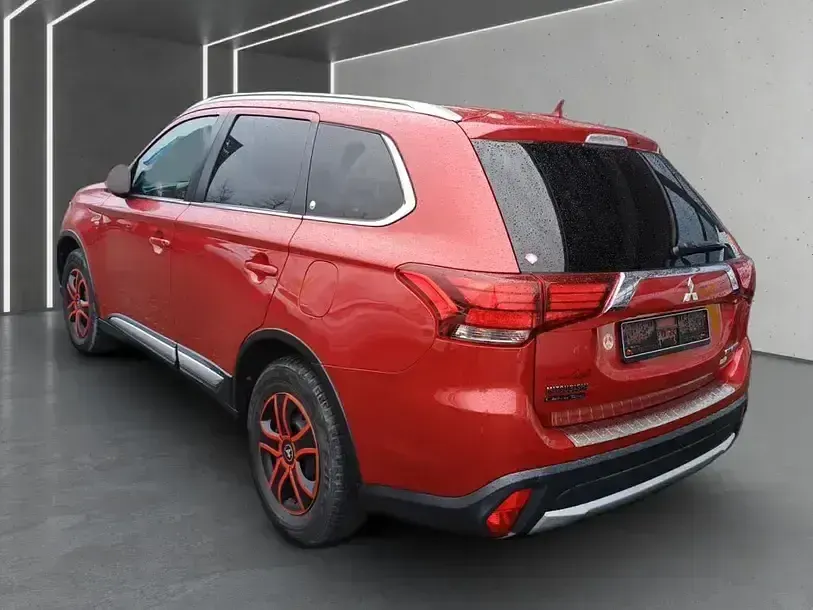 Gebraucht Mitsubishi Outlander Edition 150 PS (110 kW) 2017 Rot SUV