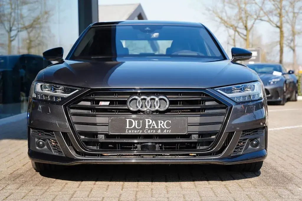 Gebraucht Audi S8 Sport 571 PS (419 kW) 2022 Grau Limousine