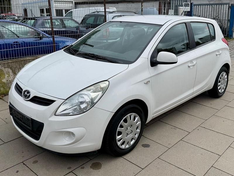 Weiß Gebraucht 2012 Hyundai i20 Classic Kleinwagen | 2.850 € (Guter Preis) - Bild 1/4