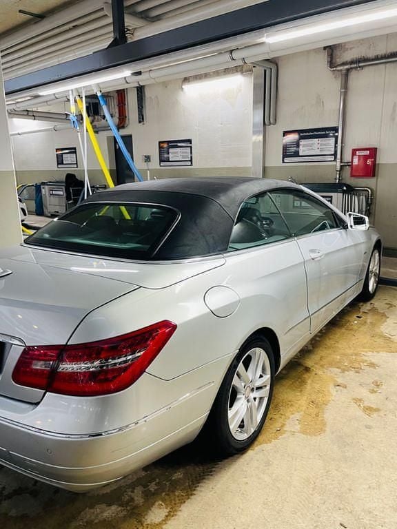 Gebraucht Mercedes E220 170 PS (125 kW) 2011 Silber Cabrio