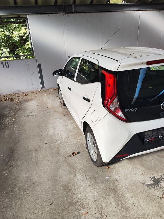 Gebraucht Toyota Aygo 72 PS (52 kW) 2019 Weiß Kleinwagen