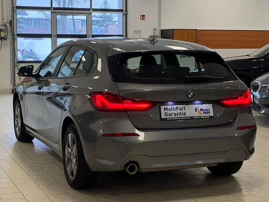 Gebraucht BMW 118 Advantage 136 PS (100 kW) 2022 Grau Kleinwagen