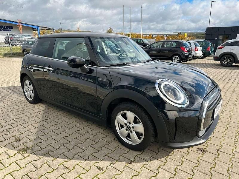 Occasion Mini Cooper Essential 136 PK (100 kW) 2023 Zwart Hatchback