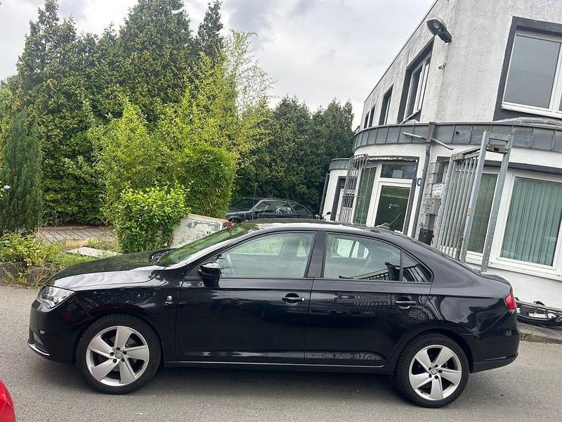 Schwarz Gebraucht 2013 Seat Toledo Style Limousine | 3.999 € (Guter Preis) - Bild 1/4