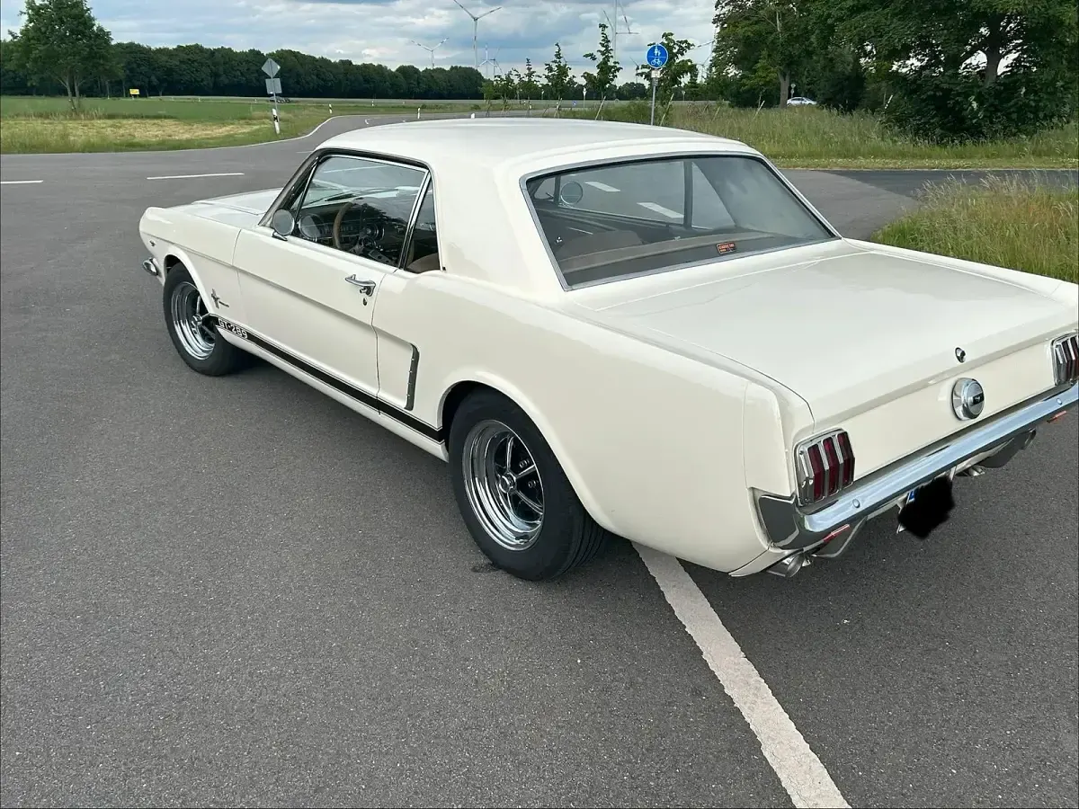 Gebraucht Ford V8 209 PS (153 kW) 1965 Weiß Coupé