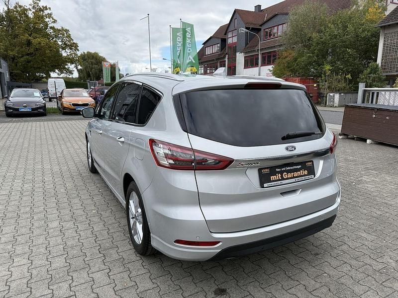 Gebraucht Ford S-MAX Titanium 150 PS (110 kW) 2021 Silber Van / Kleinbus
