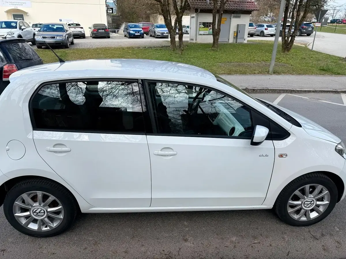 Gebraucht VW up! 60 PS (44 kW) 2015 Weiß Kleinwagen
