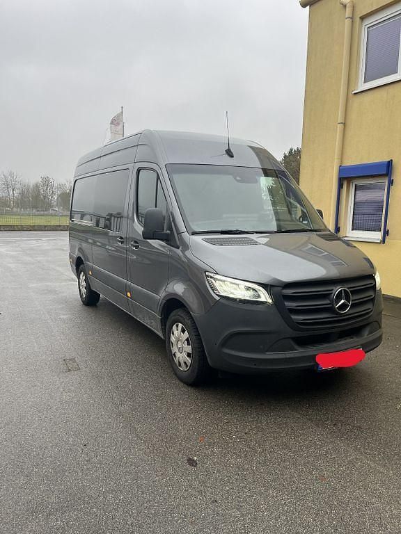 Gebraucht Mercedes Sprinter 190 PS (139 kW) 2023 Grau Van