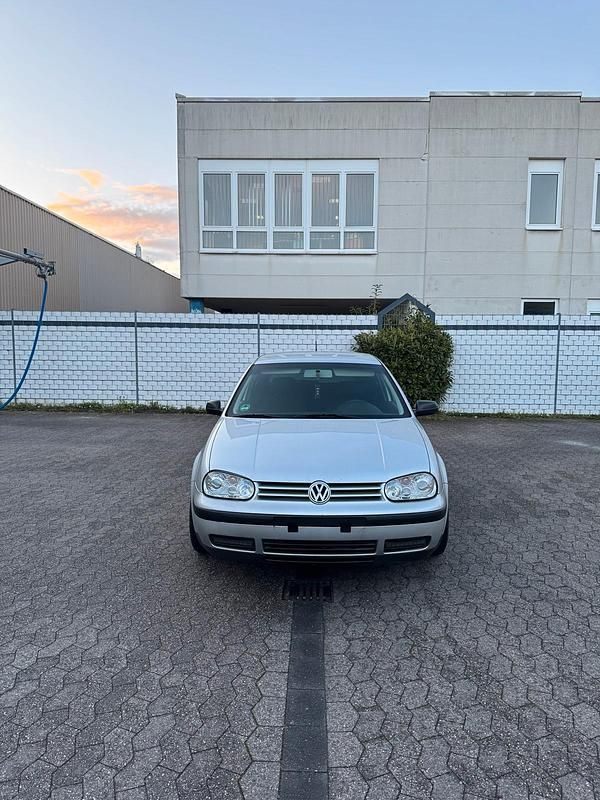 Gebraucht VW Golf IV 101 PS (74 kW) 2002 Silber Kleinwagen