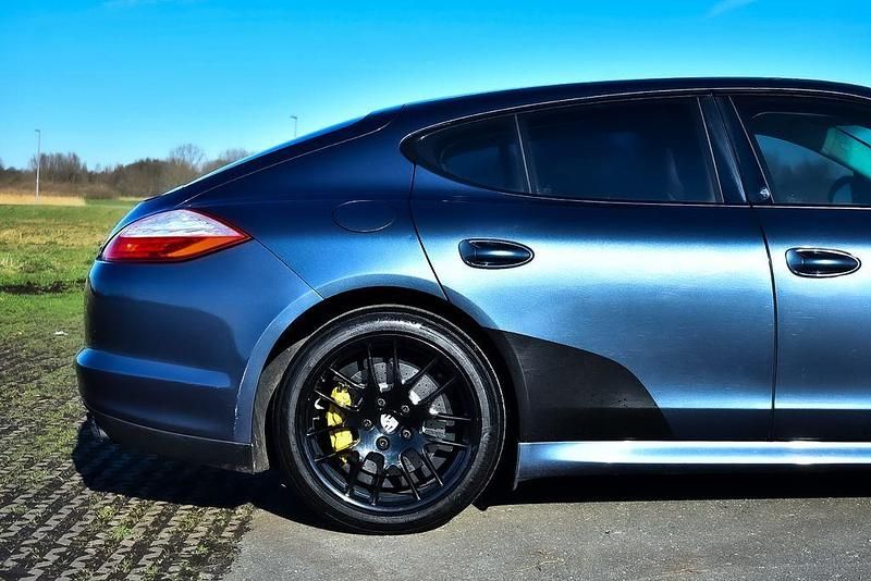 Second-hand Porsche Panamera 400 CP (294 kW) 2009 Albastru Hatchback