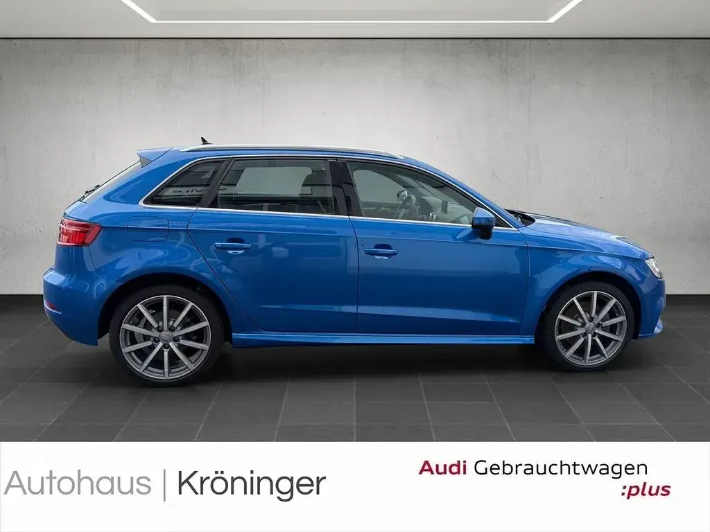 Gebraucht Audi e-tron Design 204 PS (150 kW) 2020 Blau SUV