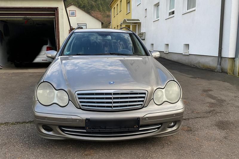 Grau Gebraucht 2006 Mercedes C180 Kombi | 1.300 € (Superpreis) - Bild 1/4