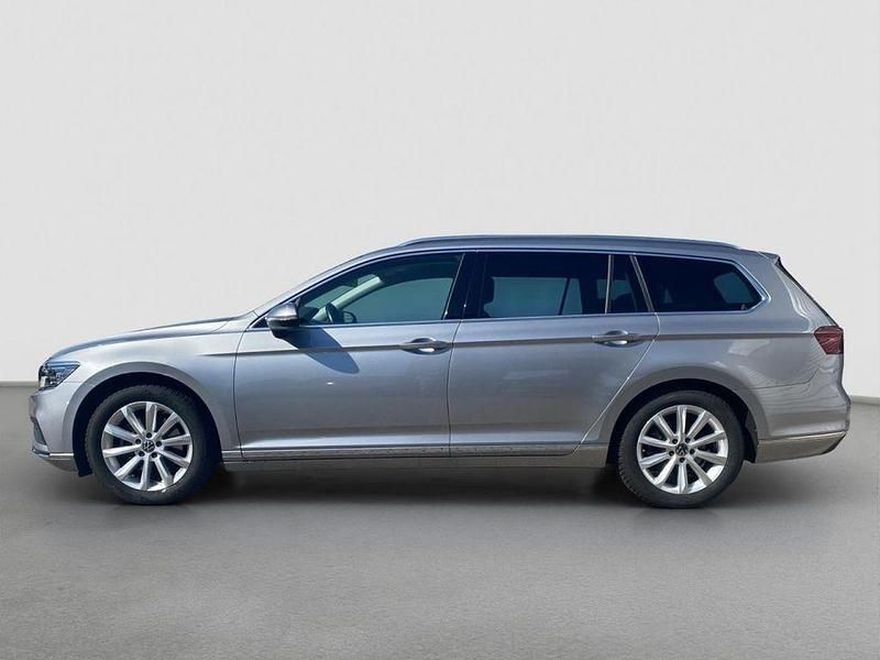 Gebraucht VW Passat Elegance 150 PS (110 kW) 2022 Silber Kombi