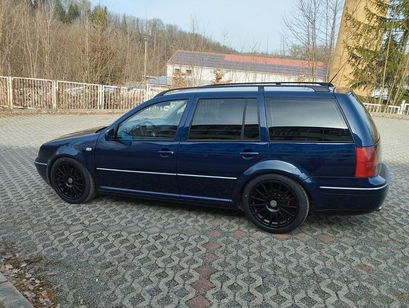 Gebraucht VW Bora Highline 131 PS (96 kW) 2001 Blau Kombi