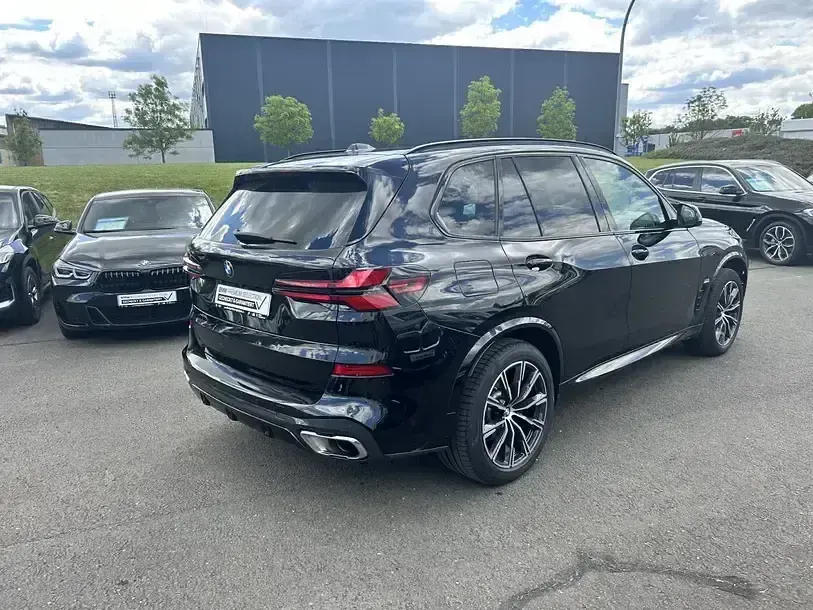 Gebraucht BMW X5 M Sport 298 PS (219 kW) 2024 Schwarz SUV
