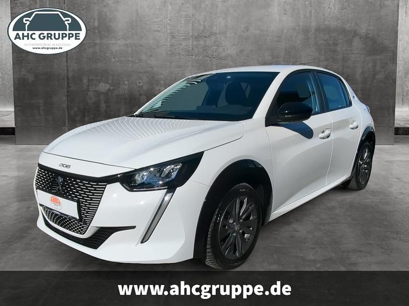 Weiss Gebraucht 2023 Peugeot e-208 Active Kleinwagen | 18.990 € (Fairer Preis) - Bild 1/4