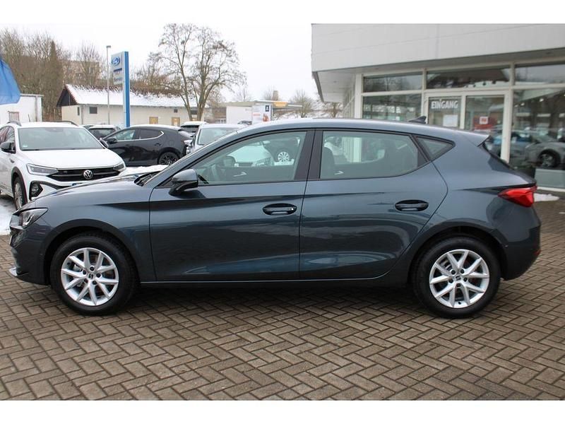 Neu Seat Leon Style 116 PS (85 kW) 2026 Grau Limousine