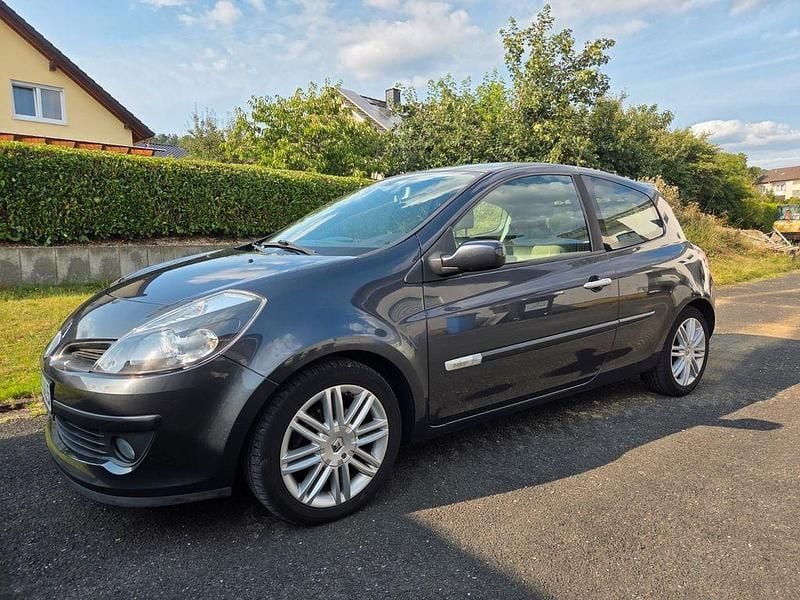 Grau Gebraucht 2006 Renault Clio II Initiale Limousine | 3.000 € (Fairer Preis) - Bild 1/4