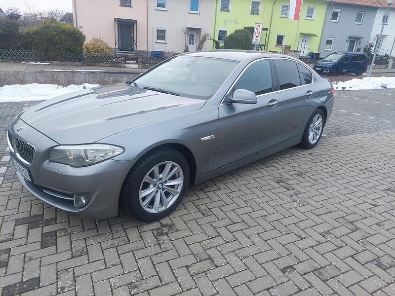 Gebraucht BMW 530 258 PS (189 kW) 2012 Grau Limousine