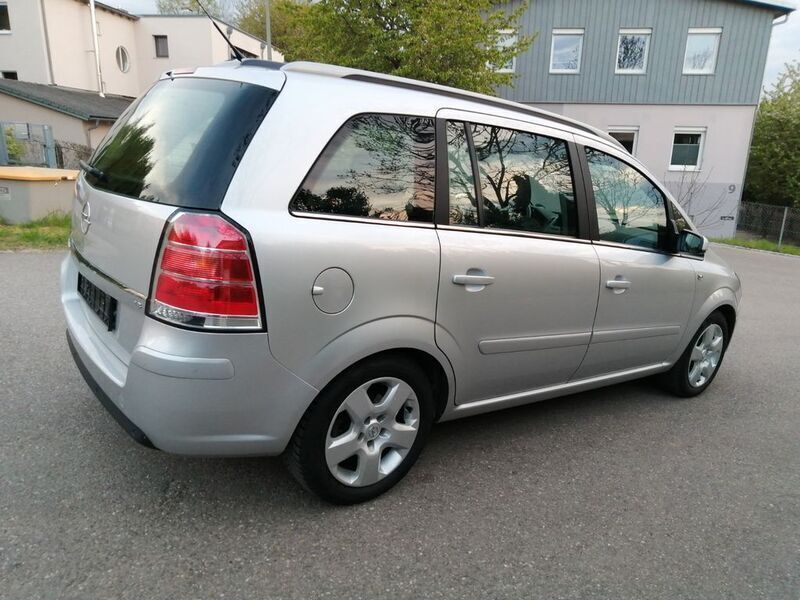 Gebraucht Opel Zafira Cosmo 140 PS (102 kW) 2006 Silber Van / Kleinbus