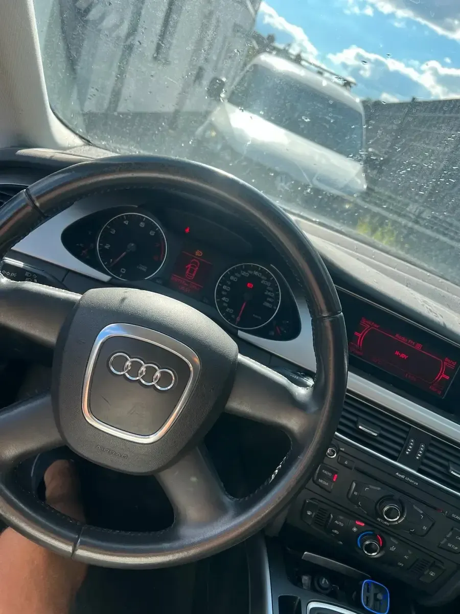 Gebraucht Audi A4 118 PS (86 kW) 2009 Limousine
