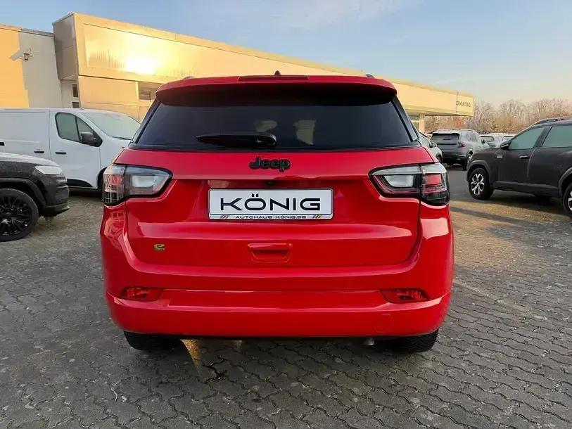 Usado Jeep Compass Altitude 131 HP (96 kW) 2024 Vermelho SUV