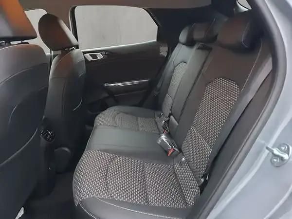 Neu Kia Ceed 150 PS (110 kW) 2026 Lunarsilber met. Kleinwagen